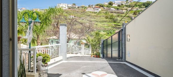 Casa de 3 dormitorios en Camara de Lobos, Portugal No. 183212 23