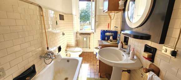 Квартира с 2 комнатами в Леньяно, Италия № 260622 9