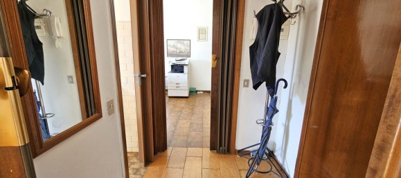 Квартира с 2 комнатами в Леньяно, Италия № 260622 3