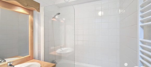 2 bedrooms Apartment in Besse-et-Saint-Anastaise, France No. 194751 4