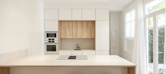 3 bedrooms Commercial property in Cannes, France No. 718 6