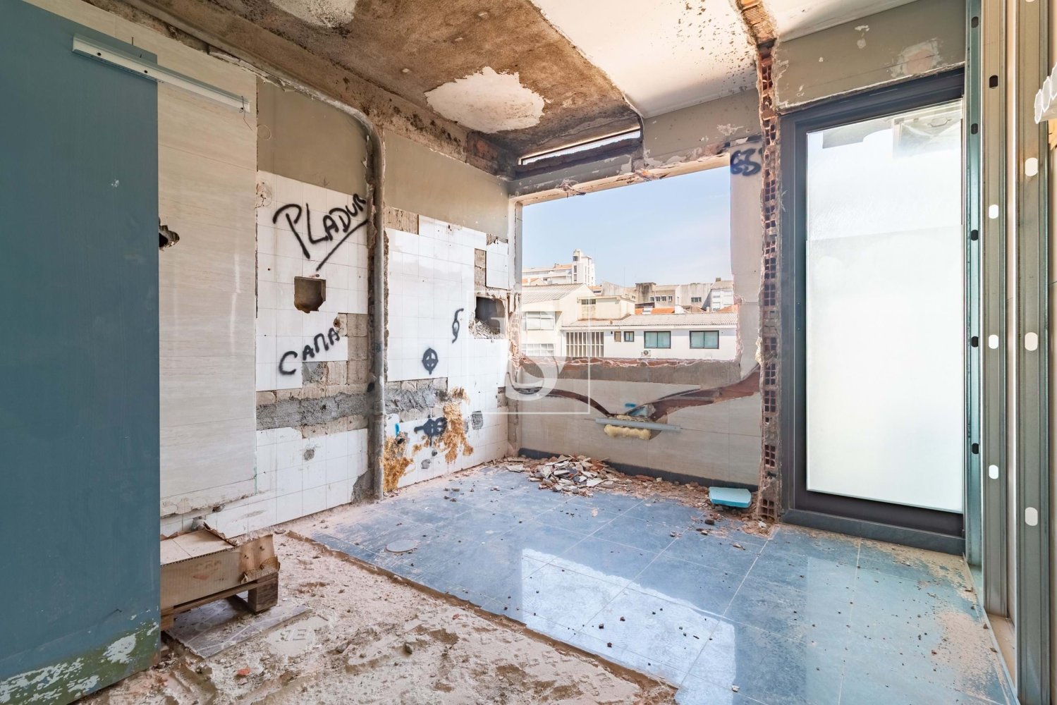 3 bedrooms Apartment in Porto, Portugal No. 311328