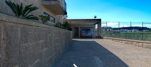 3 bedrooms Villa in Vila Nova de Gaia, Portugal No. 132358 4