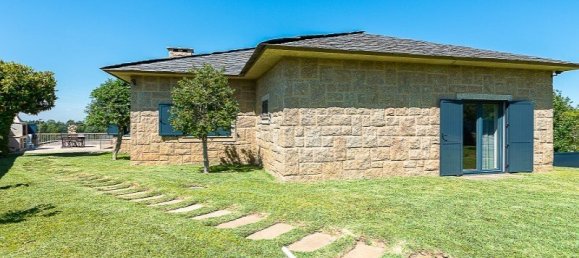 3 bedrooms Villa in Vila Nova de Gaia, Portugal No. 132358 2