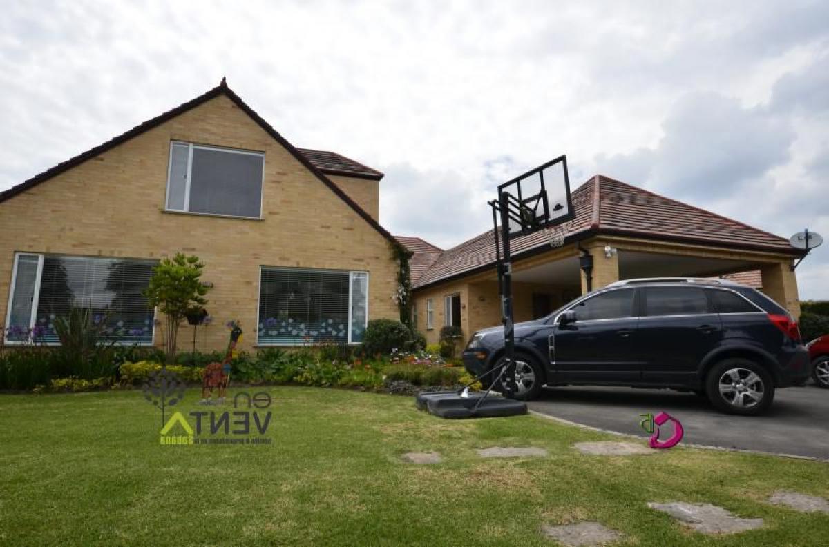 Casa de 4 dormitorios en Cundinamarca, Colombia No. 4114