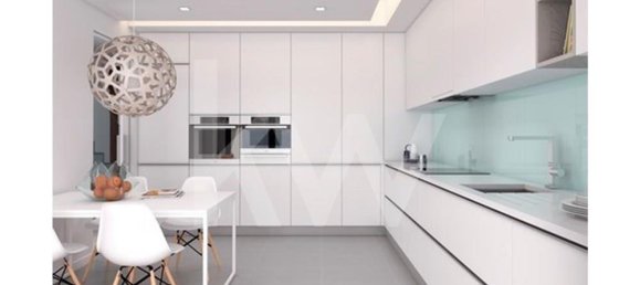 4 Schlafzimmer Haus in Corroios, Portugal, Nr. 59998 10