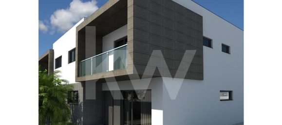 4 Schlafzimmer Haus in Corroios, Portugal, Nr. 59998 15