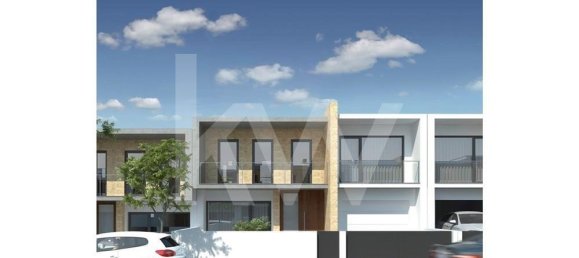 4 Schlafzimmer Haus in Corroios, Portugal, Nr. 59998 11