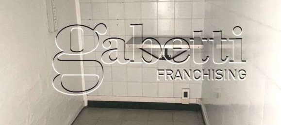 80m² Commercial property in Ferrara, Italy No. 265149 7