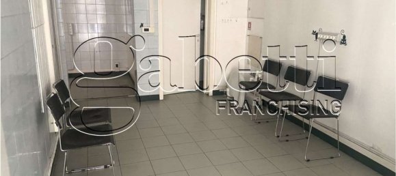 80m² Commercial property in Ferrara, Italy No. 265149 2