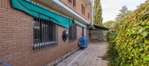 9 bedrooms House in Colmenar Viejo, Spain No. 107986 4