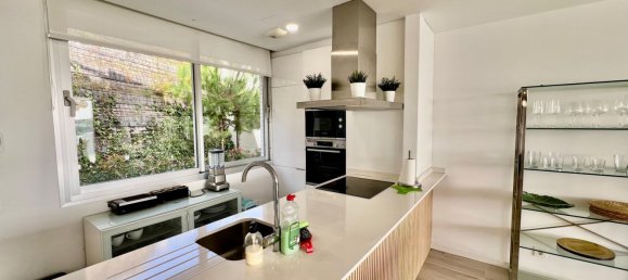 3 bedrooms Townhouse in Estepona, Spain No. 144959 2