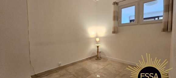 1 bedroom Apartment in Yvelines, France No. 327938 4