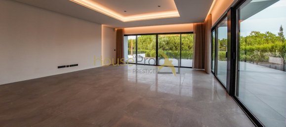 4 bedrooms Villa in Quarteira, Portugal No. 117865 7