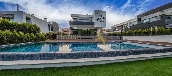 4 bedrooms Villa in Quarteira, Portugal No. 117865 3