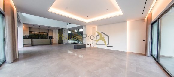 4 bedrooms Villa in Quarteira, Portugal No. 117865 4