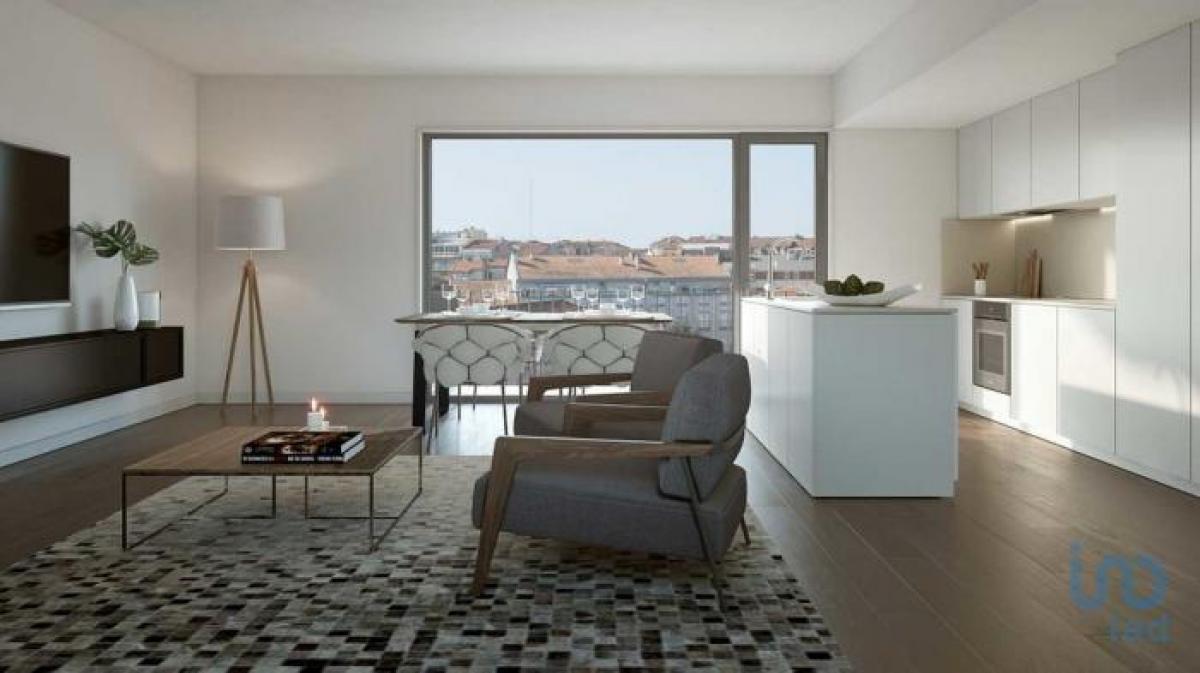 3 bedrooms Apartment in Porto, Portugal No. 2351