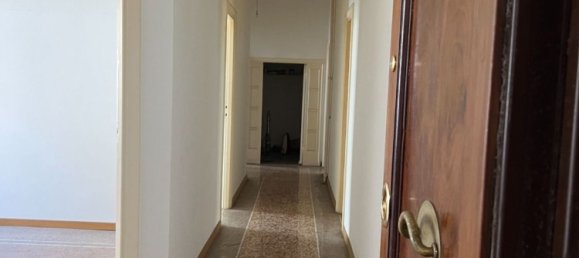 4-salle Appartement à Rome, Italy No. 31307 7