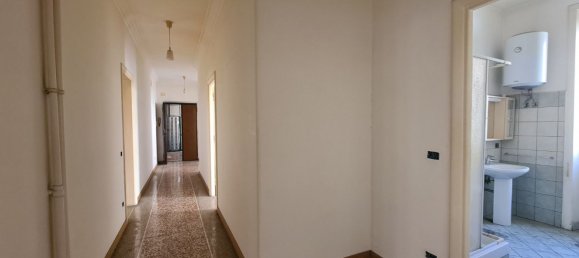4-salle Appartement à Rome, Italy No. 31307 32