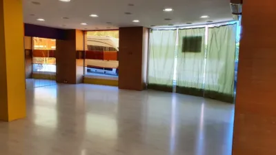 104m² Commercial property in Tona, Spain No. 88325