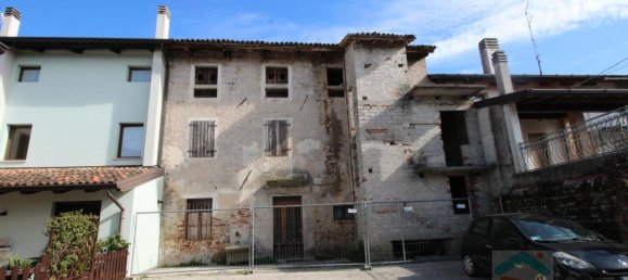 Casa de 4 divisões em Udine, Italy N.º 19294 11