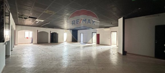 360m² Office in Sassari, Italy No. 370298 9