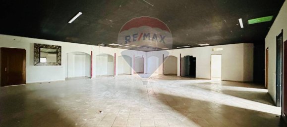 360m² Office in Sassari, Italy No. 370298 10