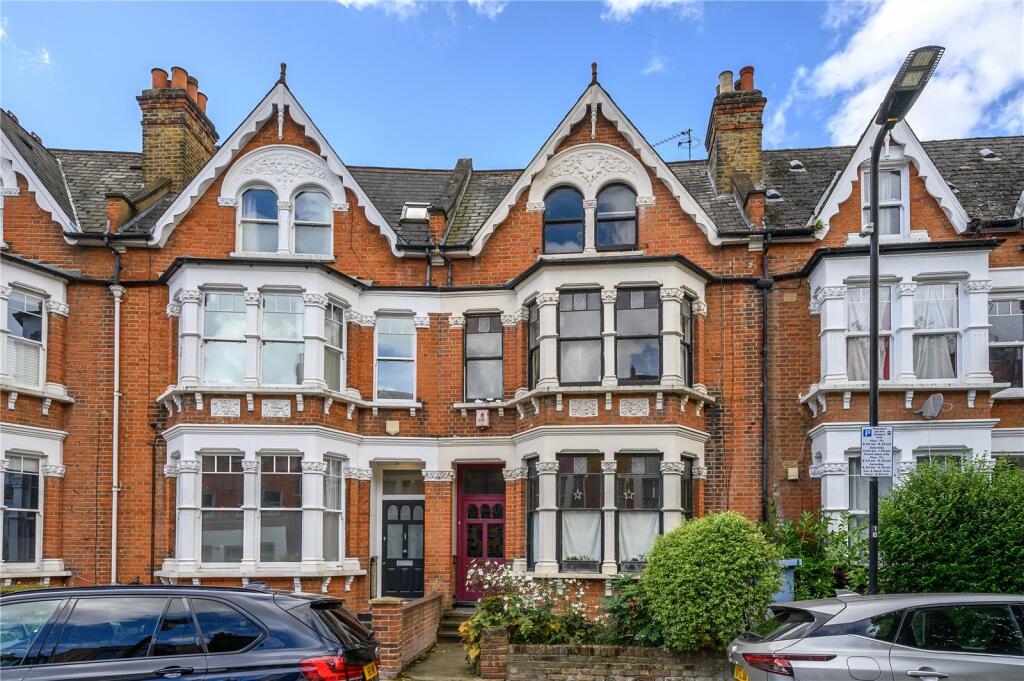 5 bedrooms House in Stoke Newington, United Kingdom No. 5398