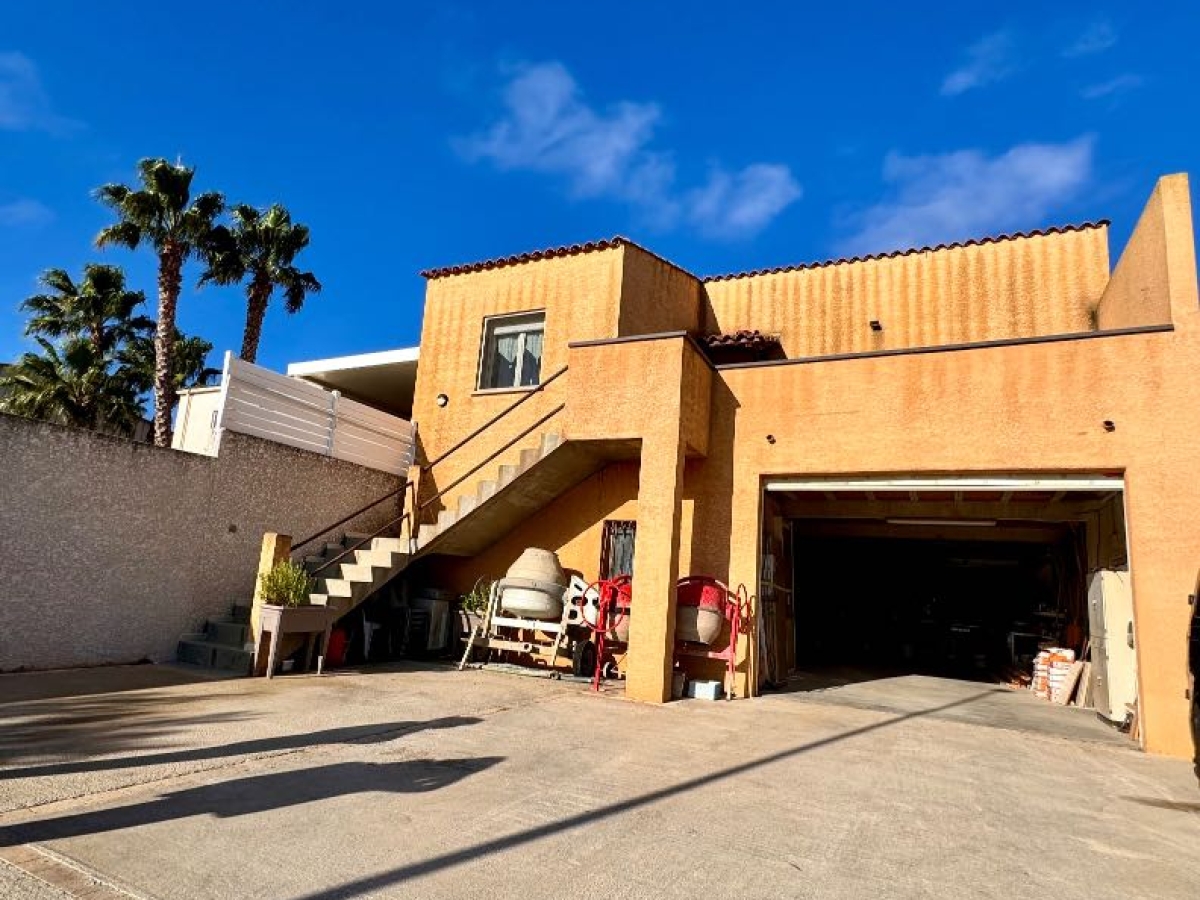 3 bedrooms House in Sauvian, France No. 201649