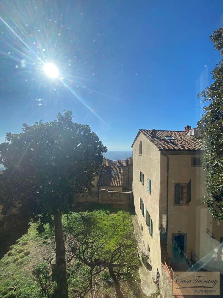 3 bedrooms Apartment in Cortona, Italy No. 225