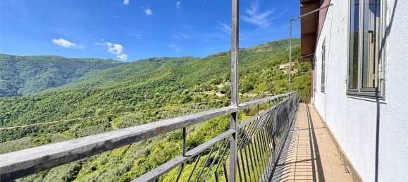 3 bedrooms House in Borgomaro, Italy No. 381976 22