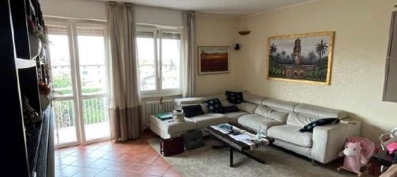 Квартира с 4 комнатами в Ломанья, Италия № 5197 4