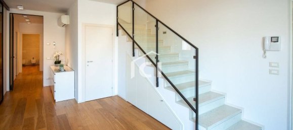 3 bedrooms Penthouse in Verona, Italy No. 272911 24