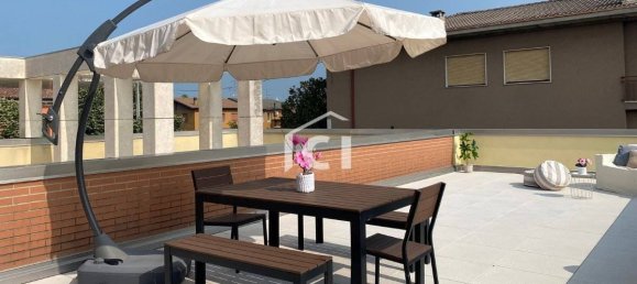 3 bedrooms Penthouse in Verona, Italy No. 272911 8