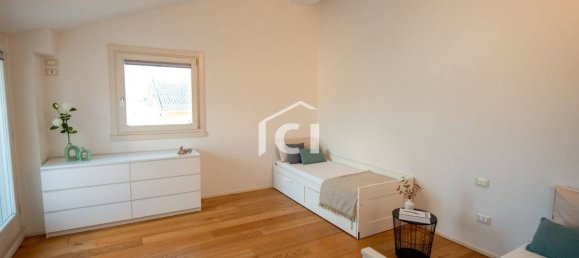 3 bedrooms Penthouse in Verona, Italy No. 272911 45