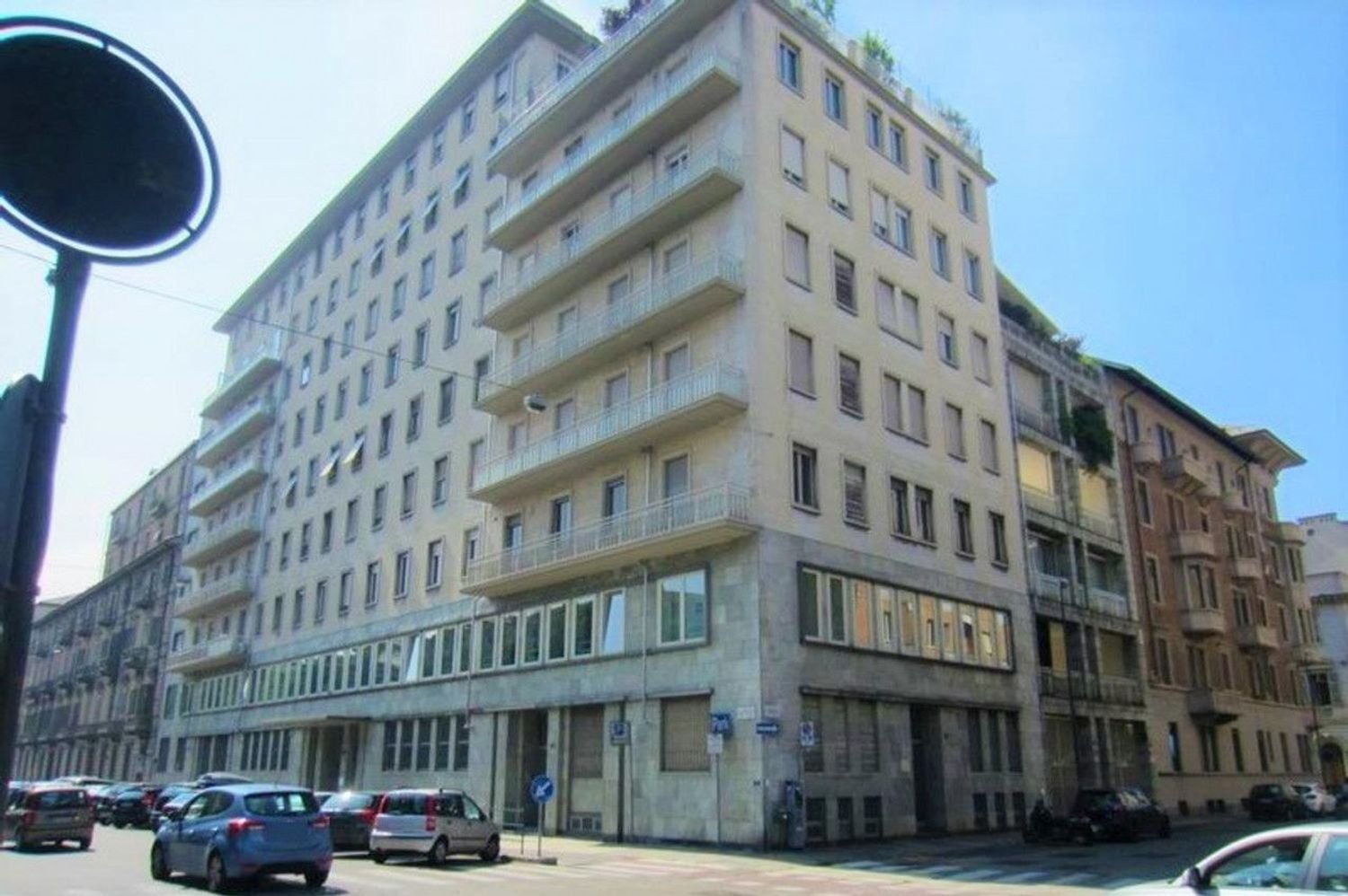 1730m² Office in Turin, Italy No. 371547