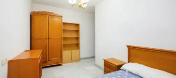 4 bedrooms Apartment in Granada, Spain No. 105639 8
