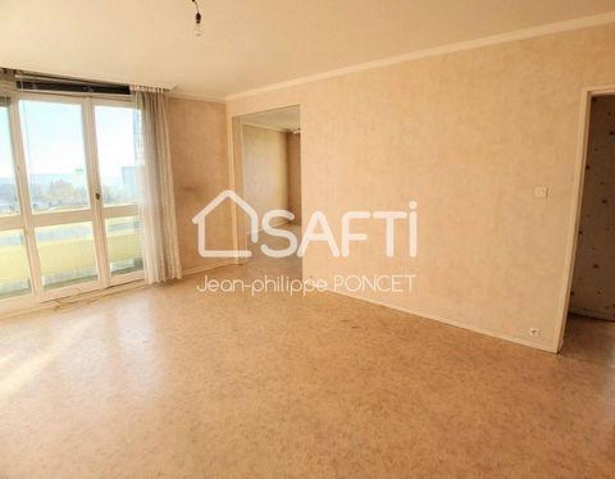 3 bedrooms Apartment in Saint-Quentin, France No. 12705