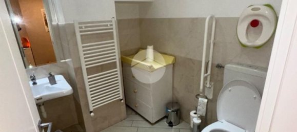 134m² Commercial property in Turin, Italy No. 67960 2