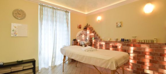 134m² Commercial property in Turin, Italy No. 67960 7