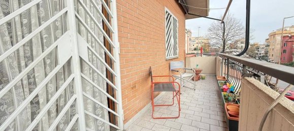 4-salle Appartement à Rome, Italy No. 25547 48