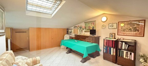 4-salle Appartement à Rome, Italy No. 25547 59