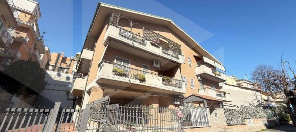 4-salle Appartement à Rome, Italy No. 25547 72