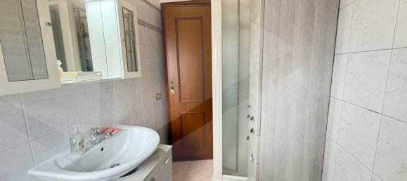 4-salle Appartement à Rome, Italy No. 25547 37