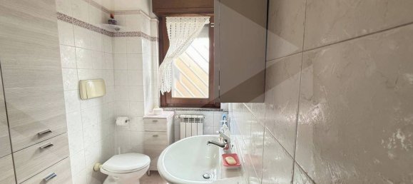 4-salle Appartement à Rome, Italy No. 25547 38
