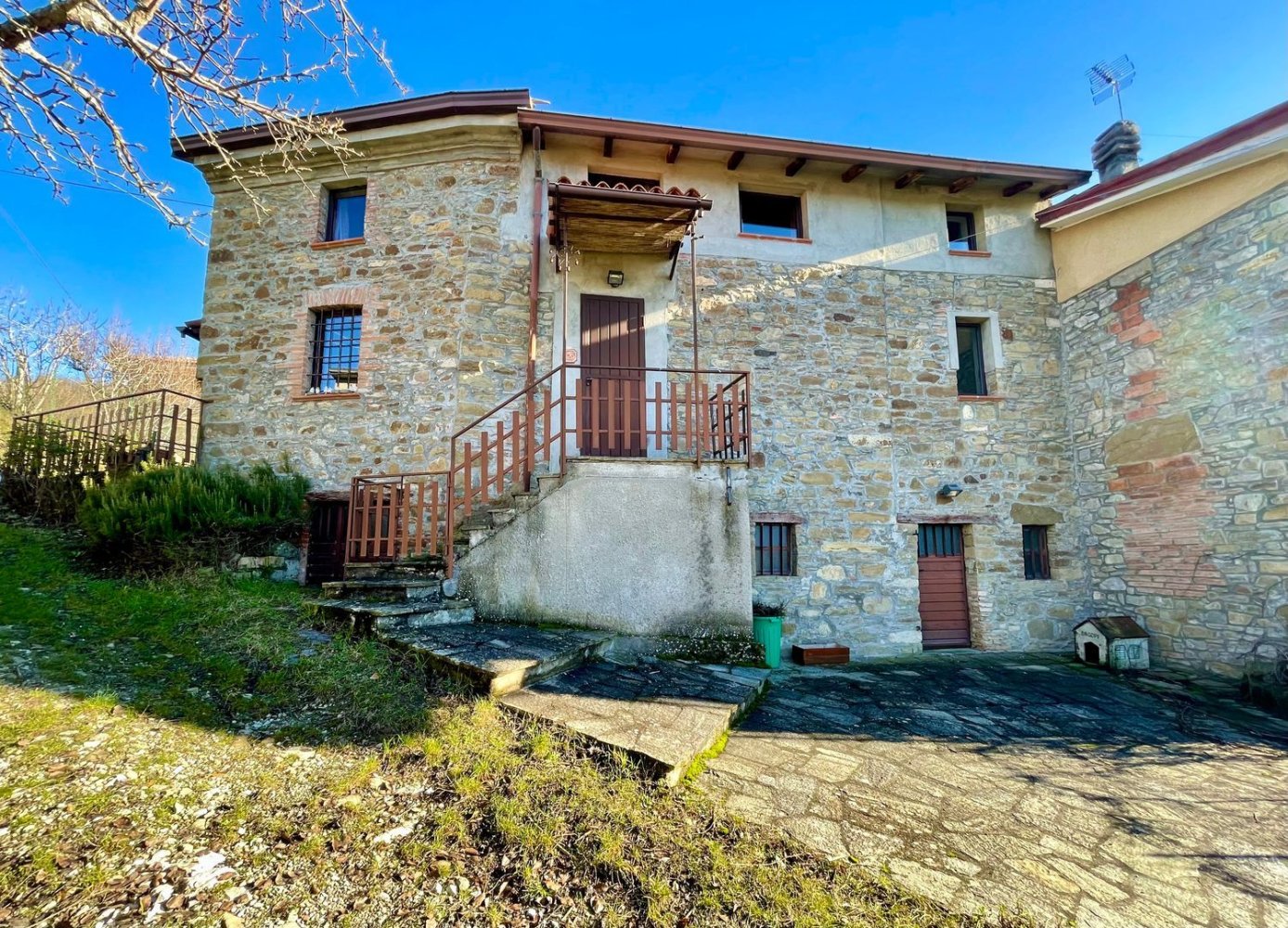 5 rooms House in Travo, Italy No. 75665