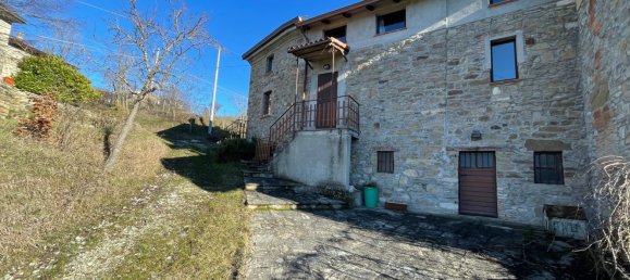 5 rooms House in Travo, Italy No. 75665 2