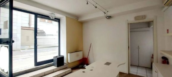 Gewerbliche Immobilie in Seriate, Italy 30m², Nr. 359071 7