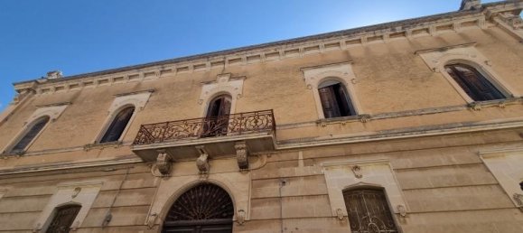 30-Zimmer Gebäude in Squinzano, Italy, Nr. 230734 2