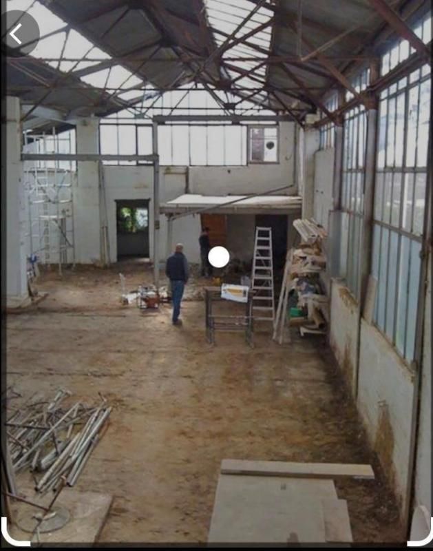 700m² Building in Montreuil, France No. 181870